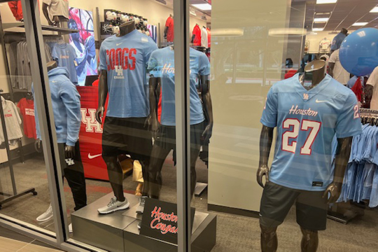 Graduation Celebration Takes Over Campus Store