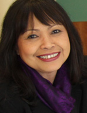 Lynne Gador-Manry headshot