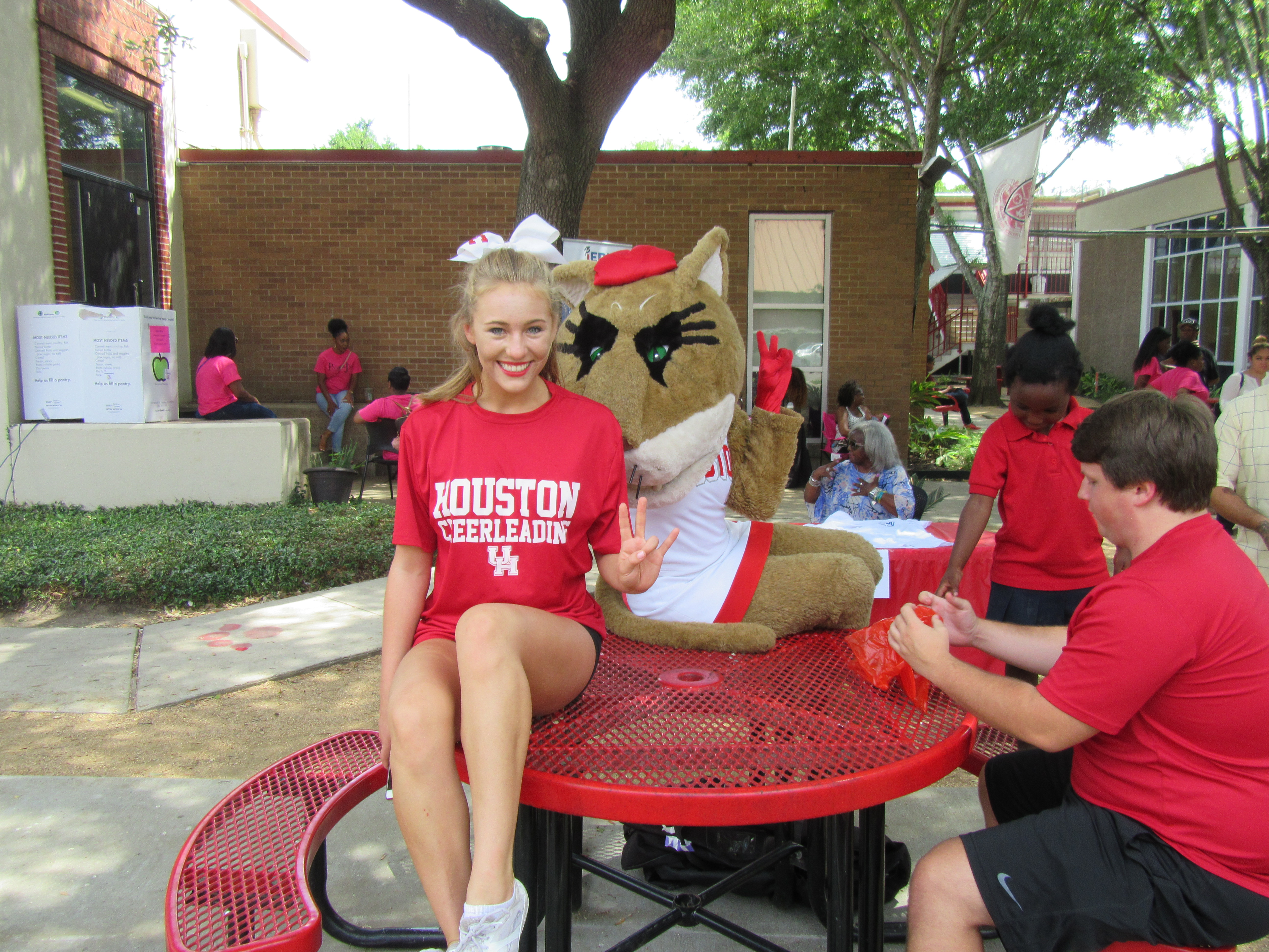 Shasta and UH Cheer Leader